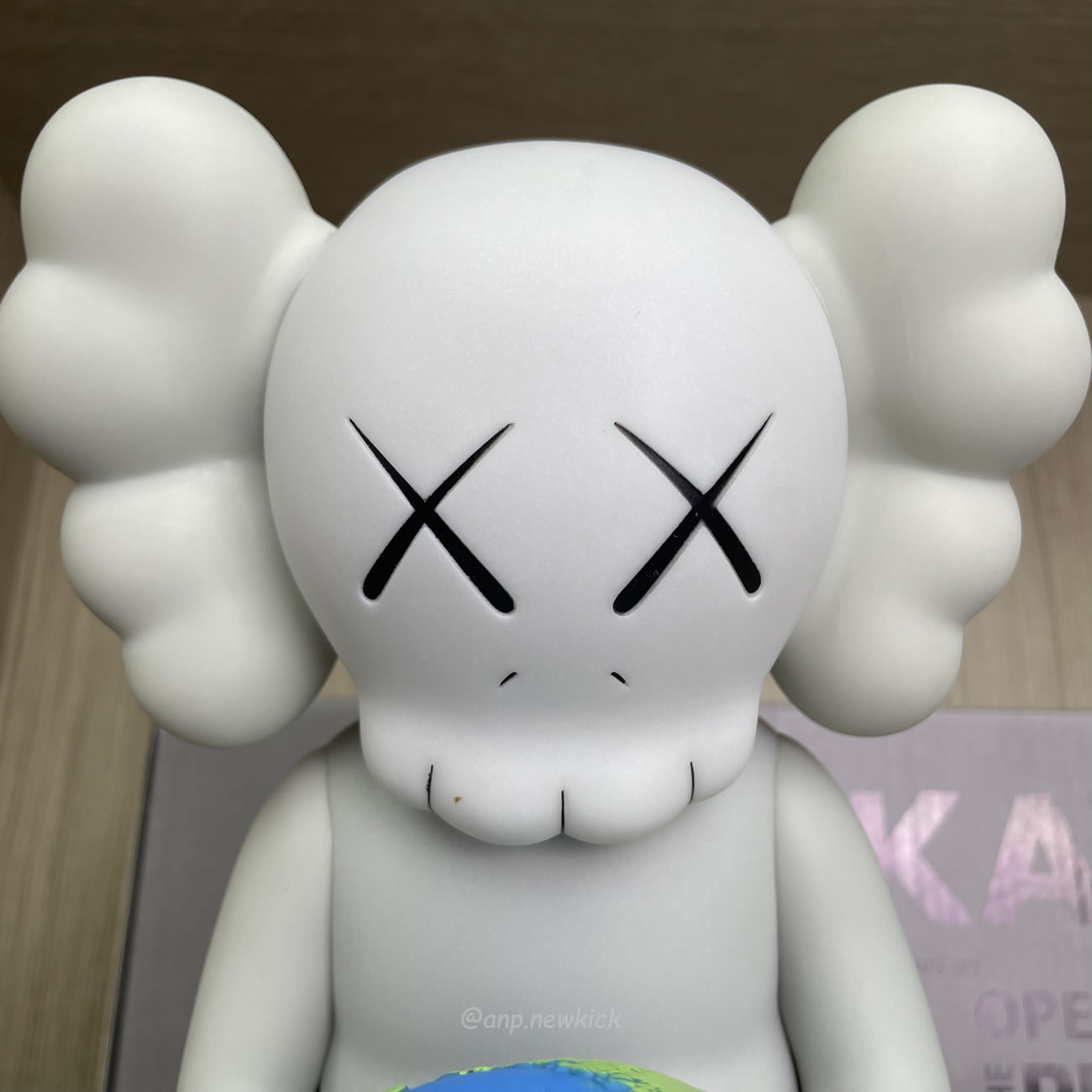 Kaws The Promise Grey Figure (6) - newkick.cc